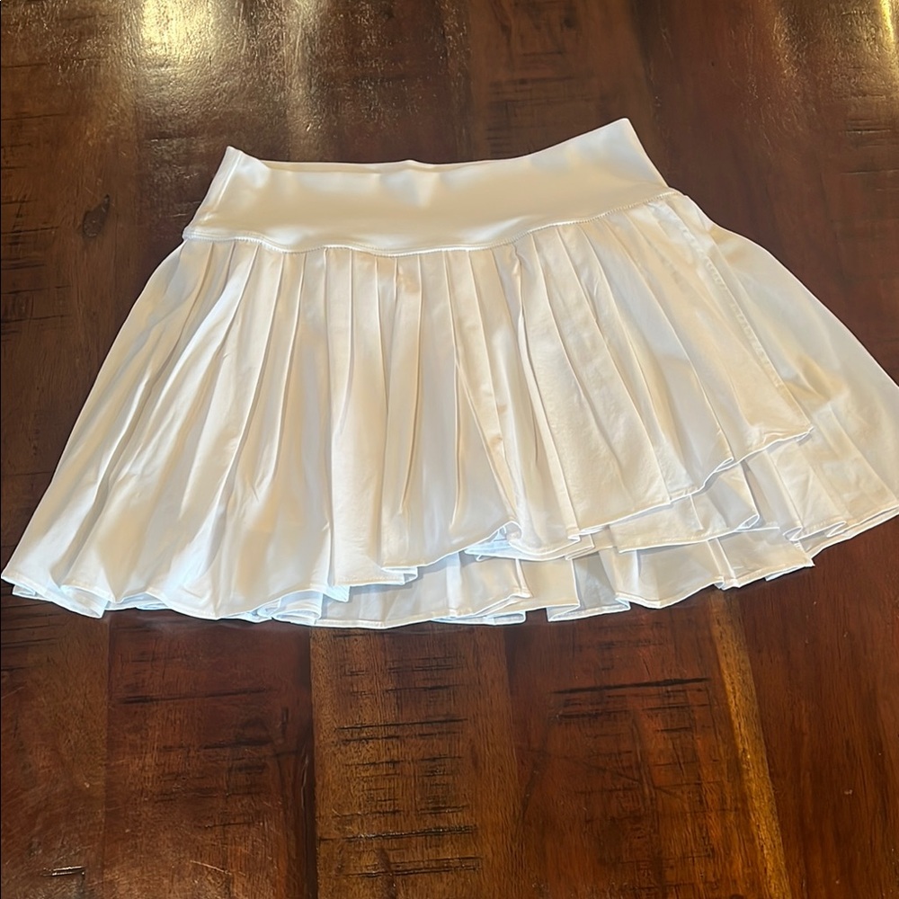Elegant White Pleated Skirt